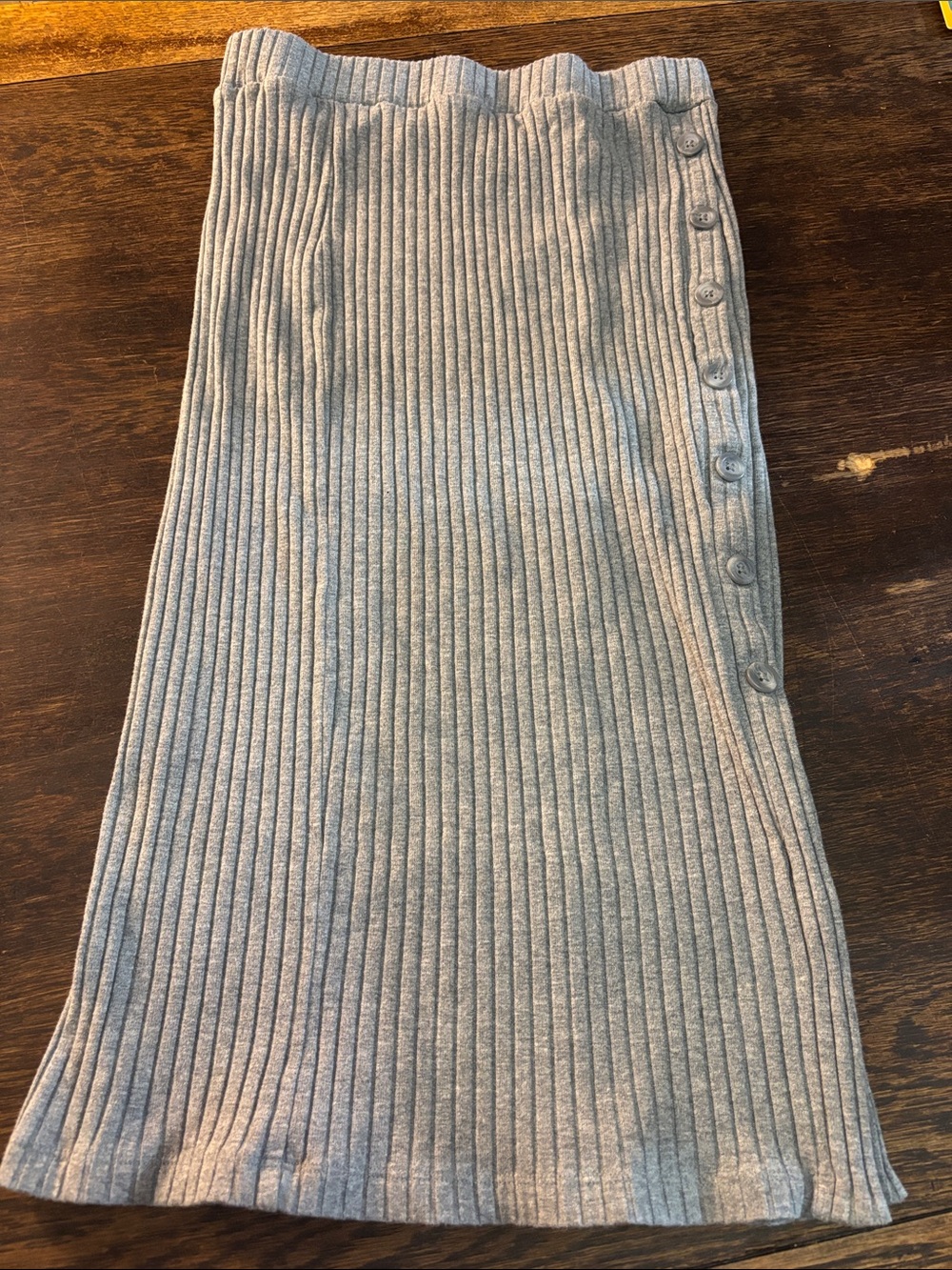 Gray Ribbed Button-Accent Women's Skirt - Picture 1 of 5